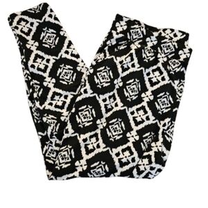 Eye Candy Black And White Leggings